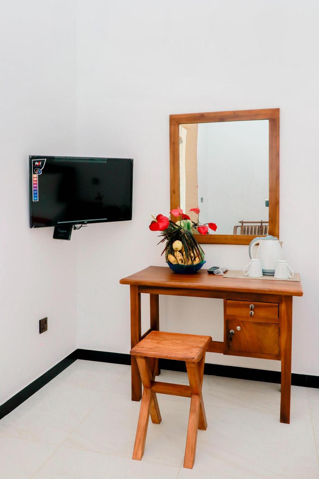 Dk Zur Einkenr Hotel Ahangama Luaran gambar