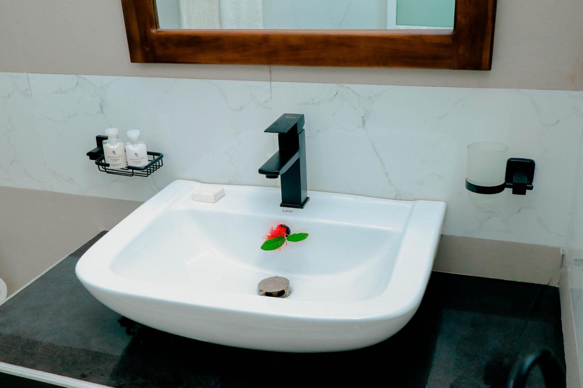 Dk Zur Einkenr Hotel Ahangama Luaran gambar