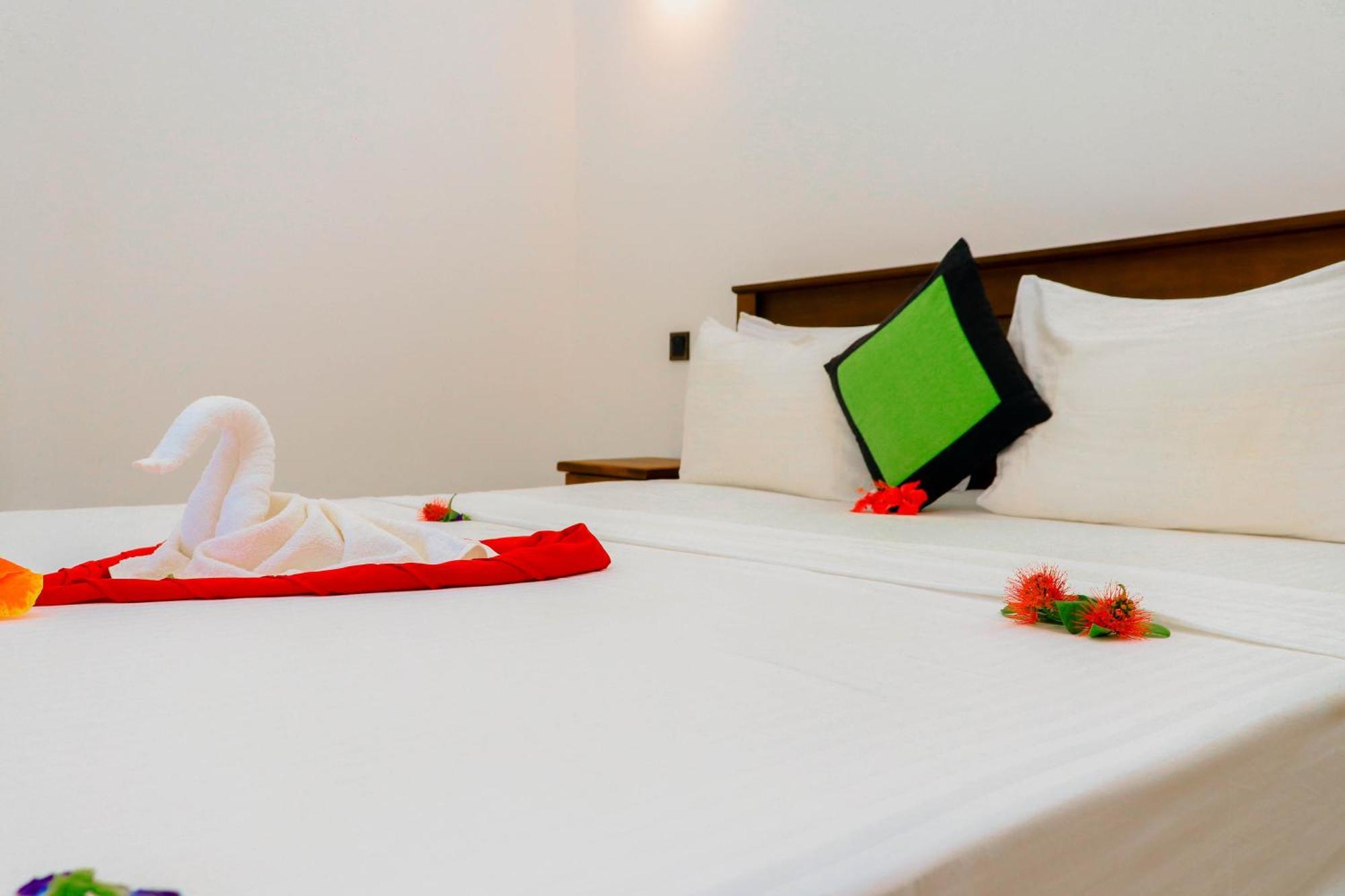 Dk Zur Einkehr Hotel Ahangama Luaran gambar