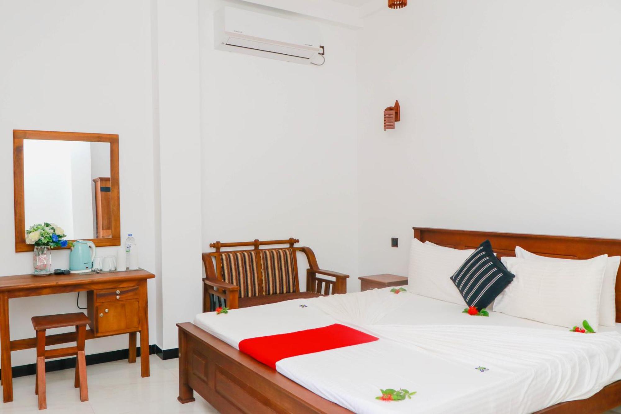 Dk Zur Einkehr Hotel Ahangama Luaran gambar