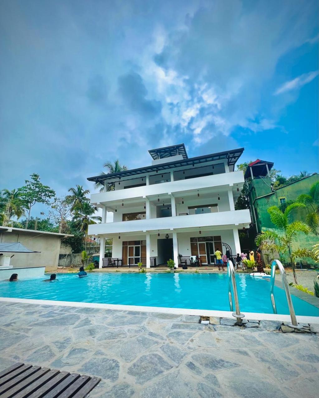 Dk Zur Einkenr Hotel Ahangama Luaran gambar
