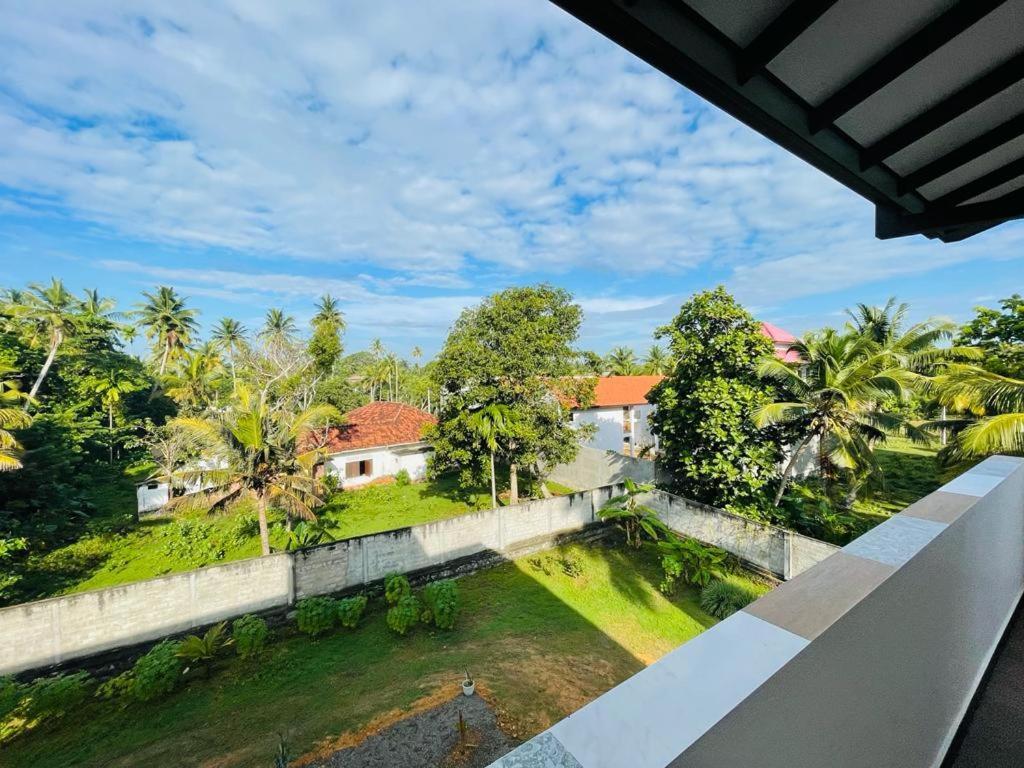 Dk Zur Einkehr Hotel Ahangama Luaran gambar